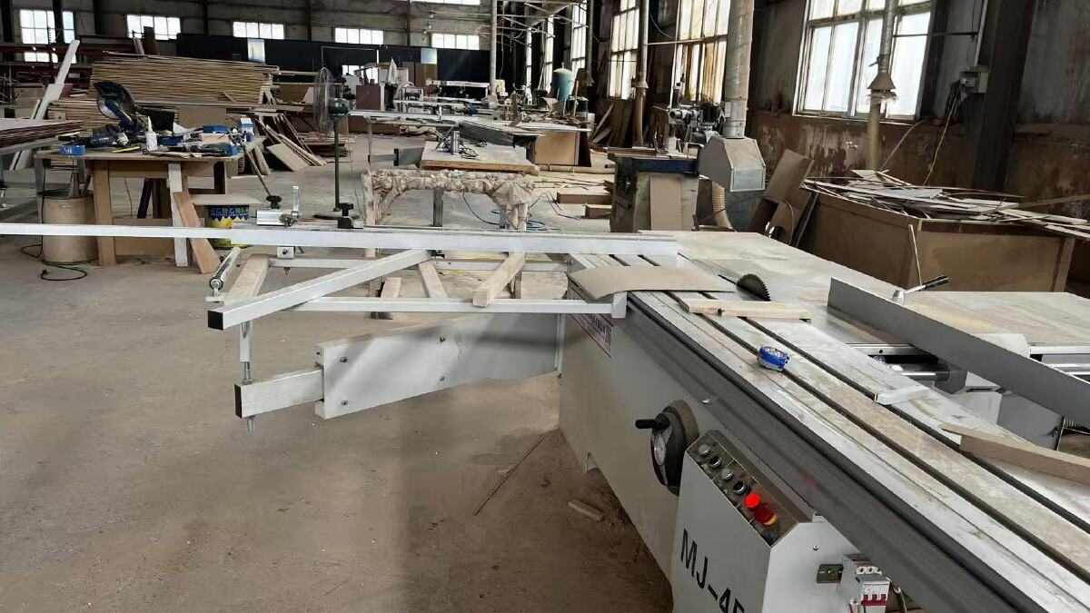 再看邯郸烤漆全屋定制品牌哪家专业：封边细节决定使用寿命