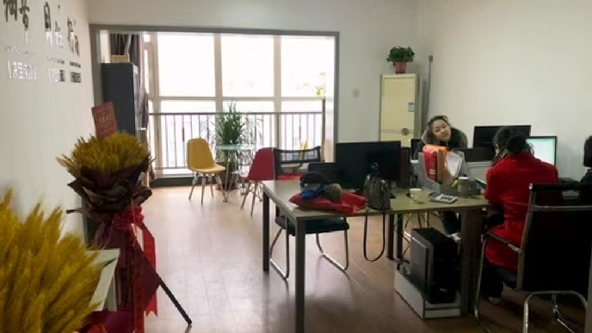 那位在办公室坐到凌晨的老板，后来怎么样了